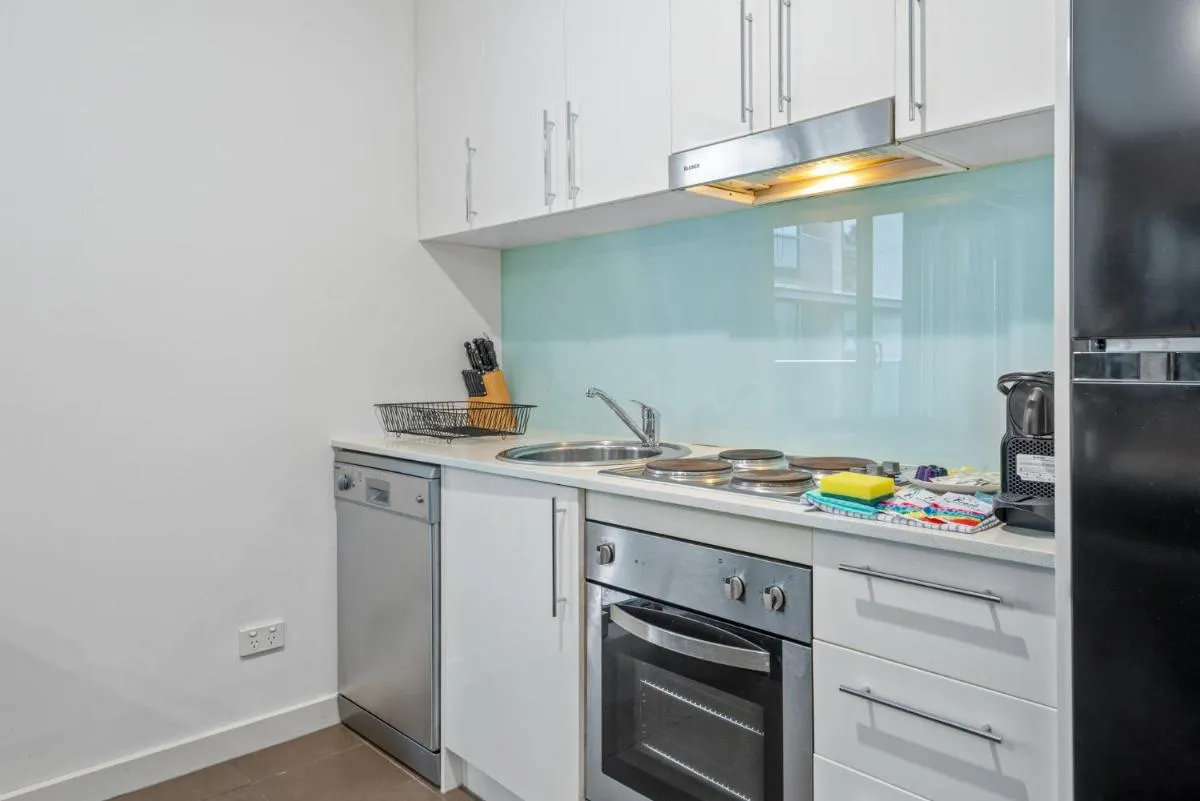 Image 3 of Cosy 1-Bed with Balcony in Trendy St Kilda
