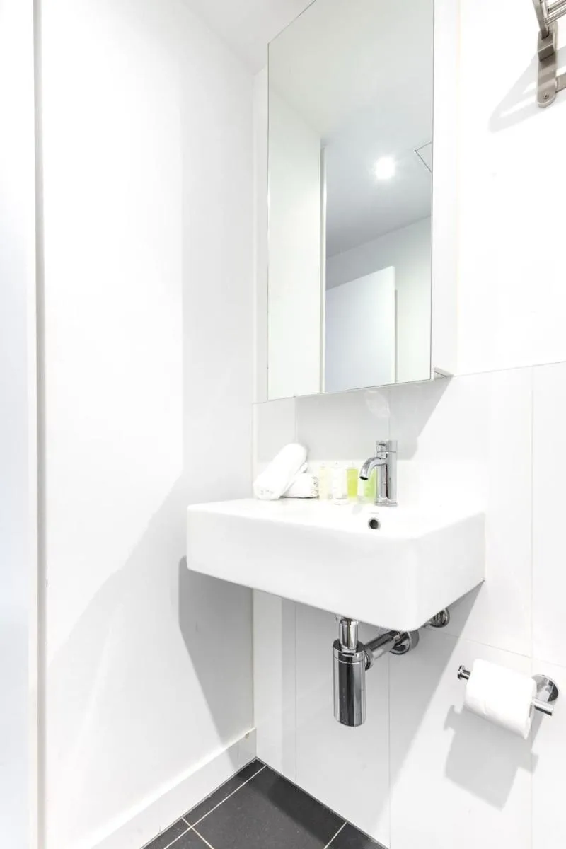 Image 3 of Cosy 1-Bedroom Retreat with Gym Access