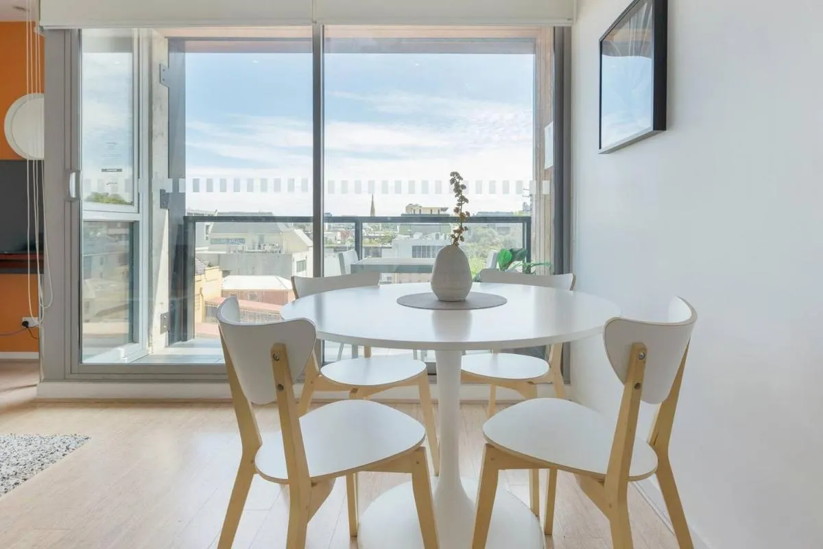 Image 3 of Cosy and Contemporary in Sought after South Yarra