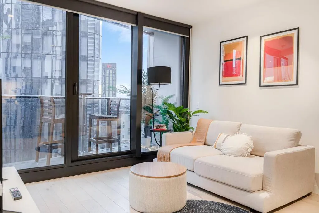 Image of Cozy 1B apt in Central Mel -unbeatable location-#EQ16