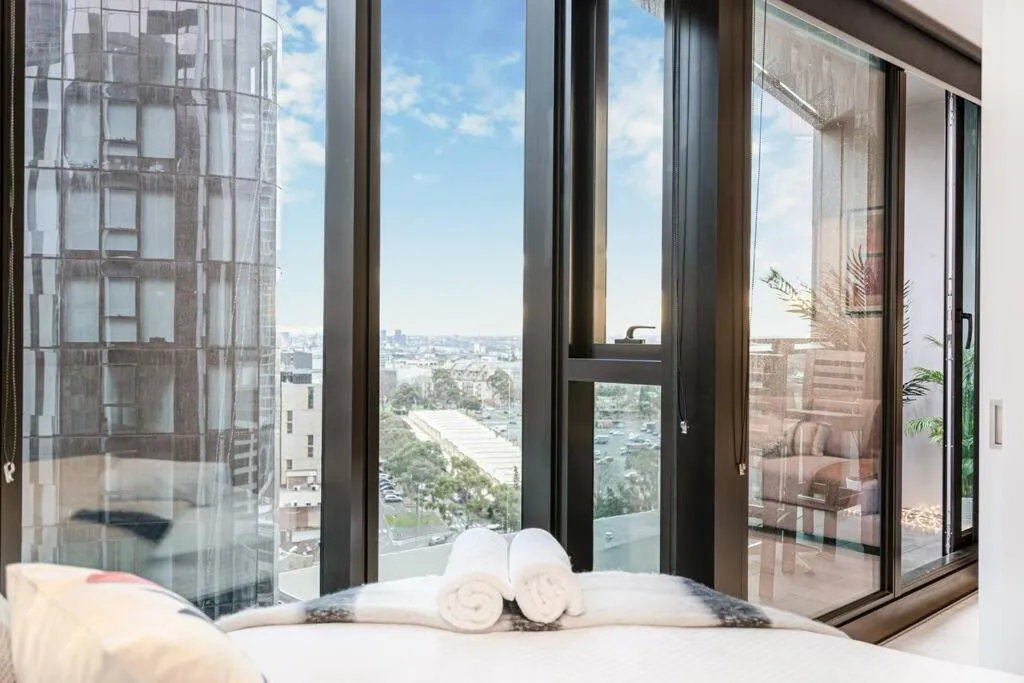 Image 1 of Cozy 1B apt in Central Mel -unbeatable location-#EQ16