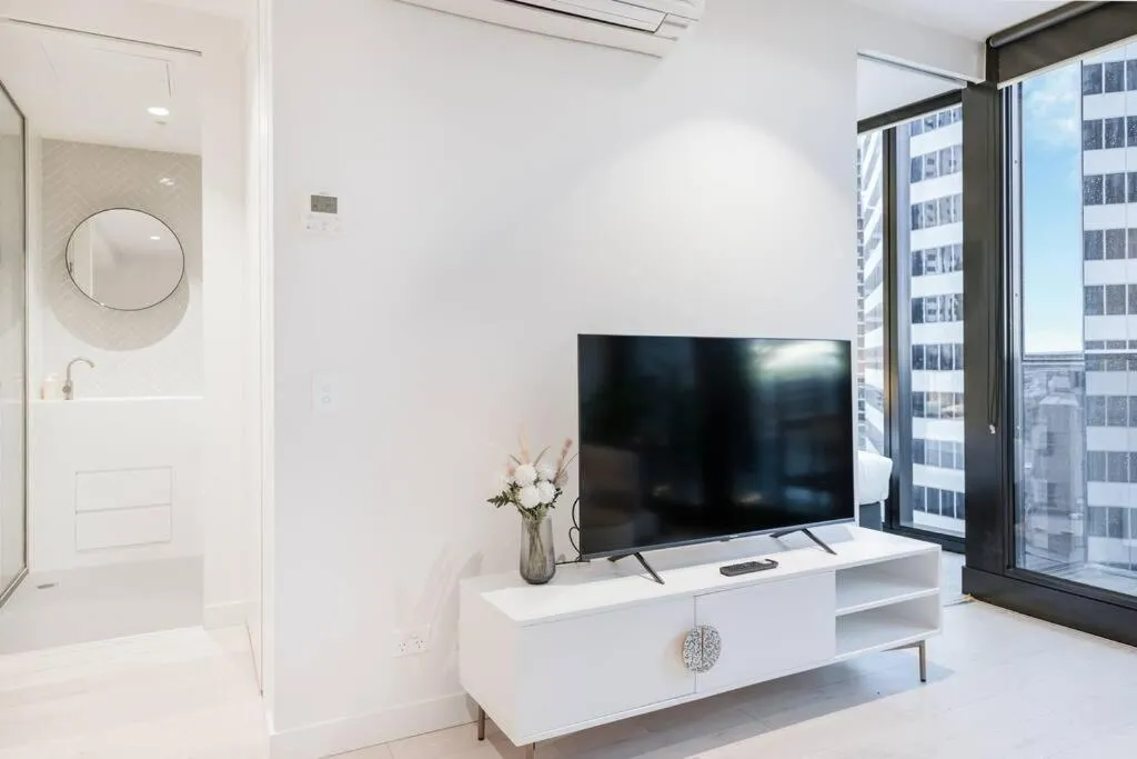 Image 4 of Cozy 1B apt in Central Mel -unbeatable location-#EQ16