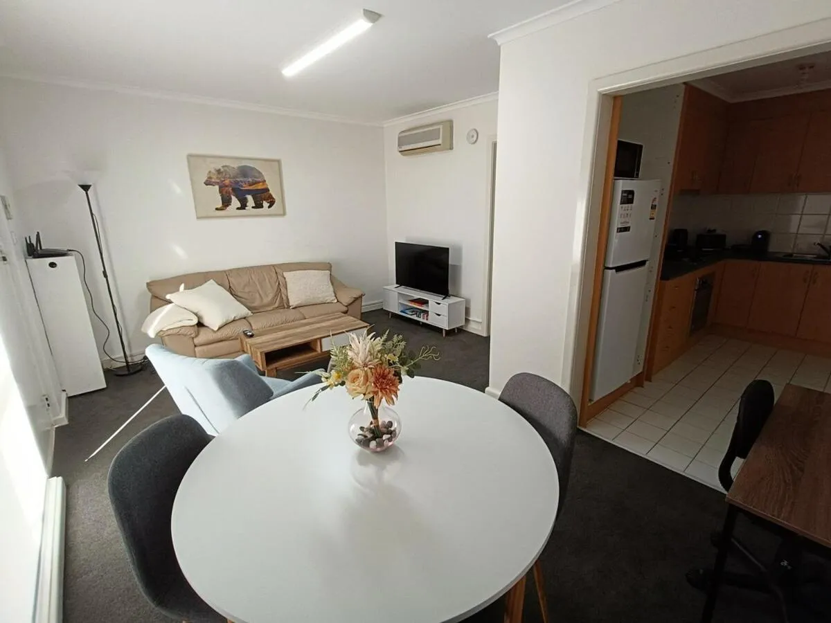 Image 3 of Cute, Cozy and Central Apartment 1 in Essendon with Free Parking