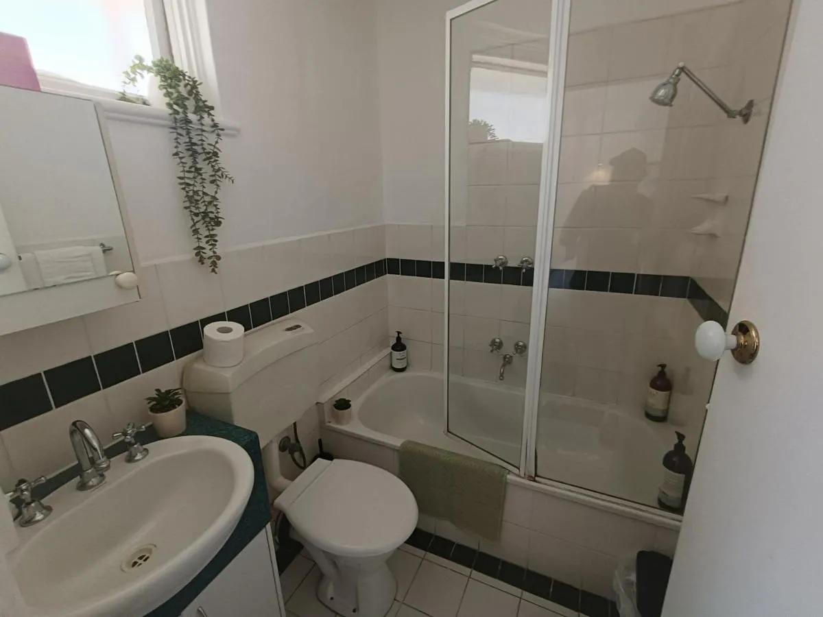 Image 2 of Cute, Cozy and Central Apartment 1 in Essendon with Free Parking