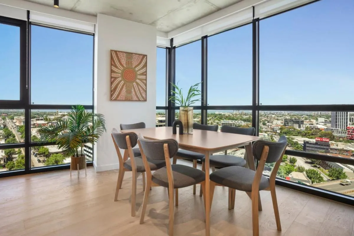 Image 1 of Deluxe Living in Southbank, Parking Available T&Cs