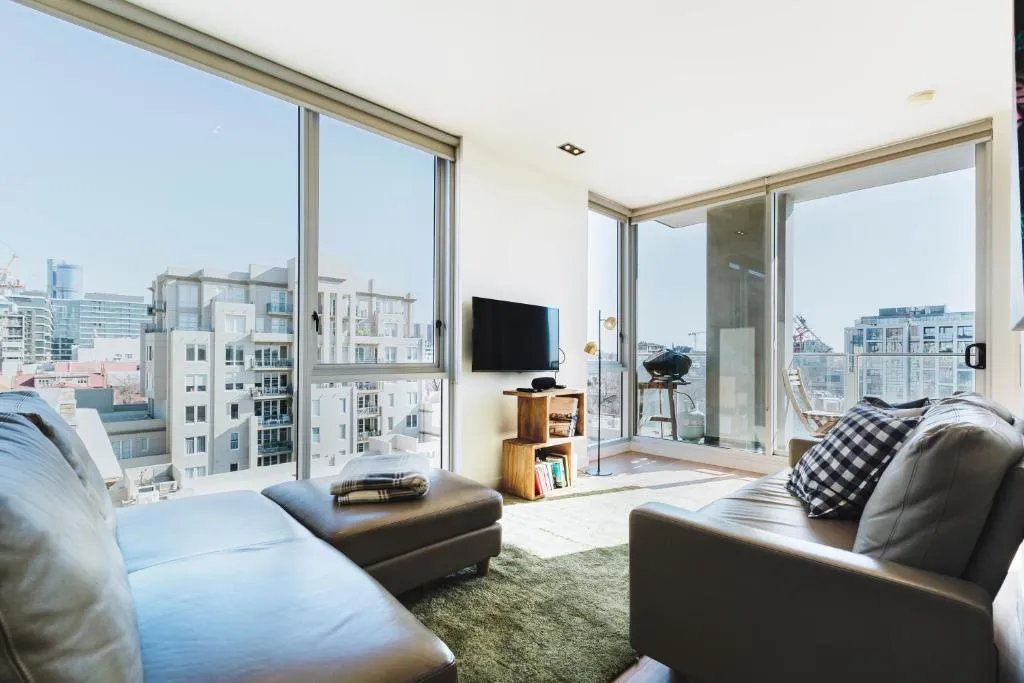 Image of Easy Eastside – Urban Chic with a Rooftop Pool Oasis