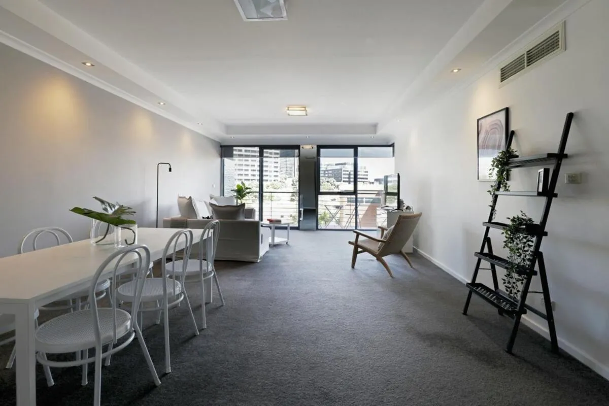 Image 6 of Extra Large 2 Bedroom Apartment in Melbournes Southbank