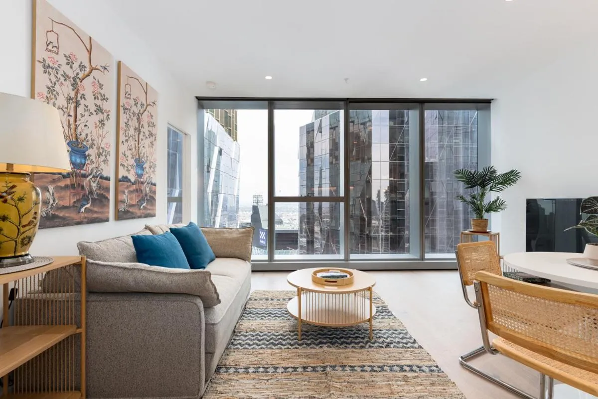 Image 5 of Fantastic Location 2BR in CBD with Pool Gym Sauna