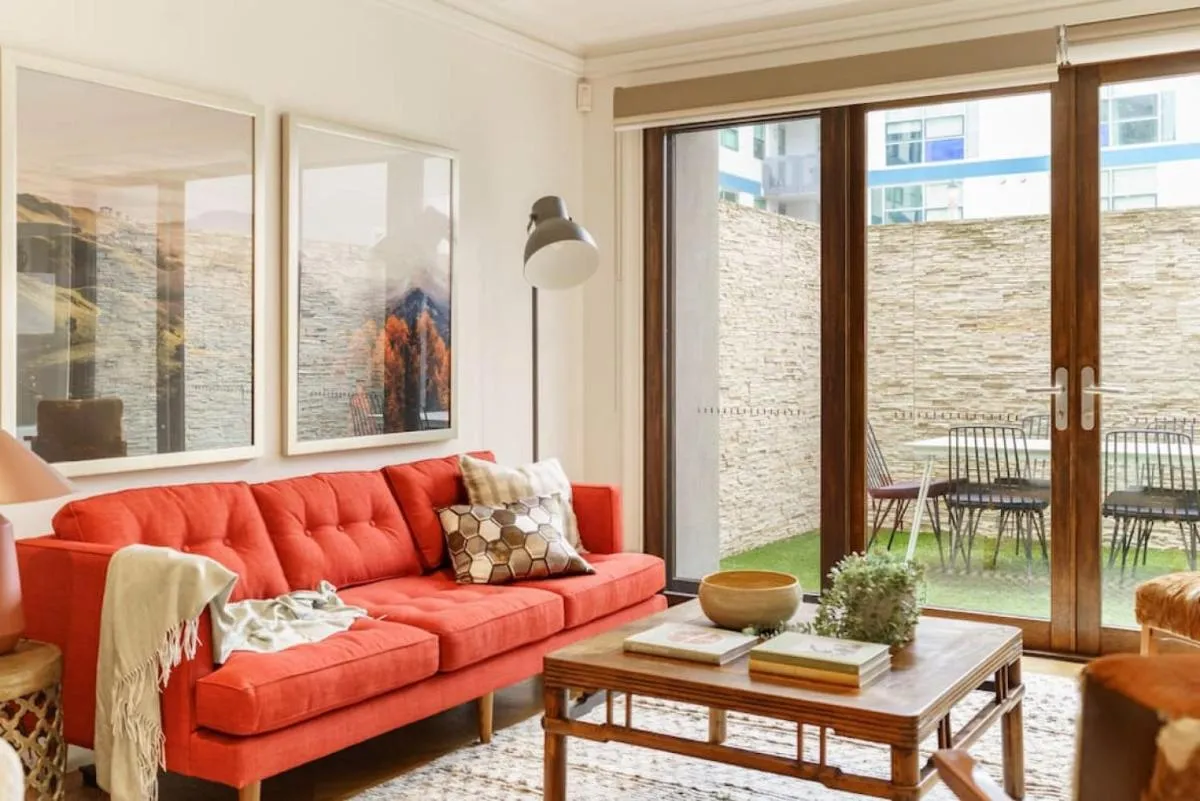 Image 5 of Farrah Designer Three Bedroom Carlton Residence