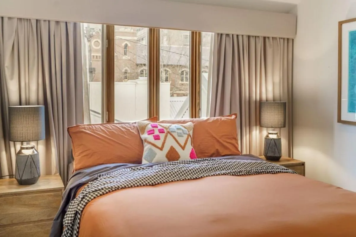 Image 6 of Farrah Designer Three Bedroom Carlton Residence