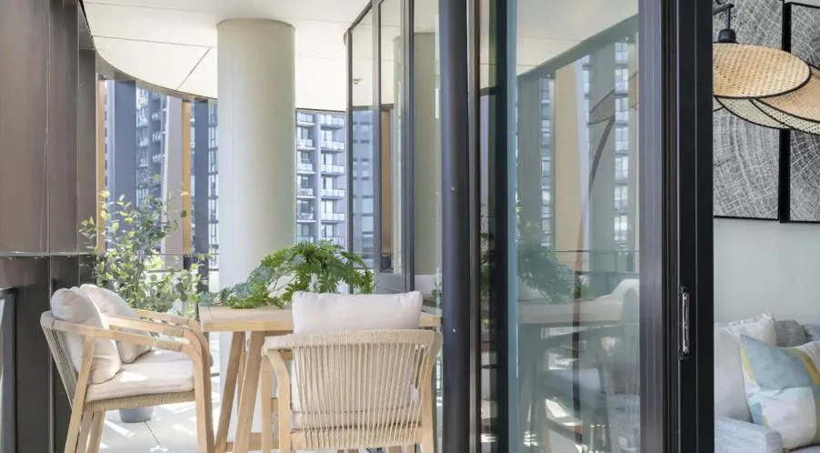 Image 4 of Glamorous 2 bedder Southbank home w Balcony #MSQ04