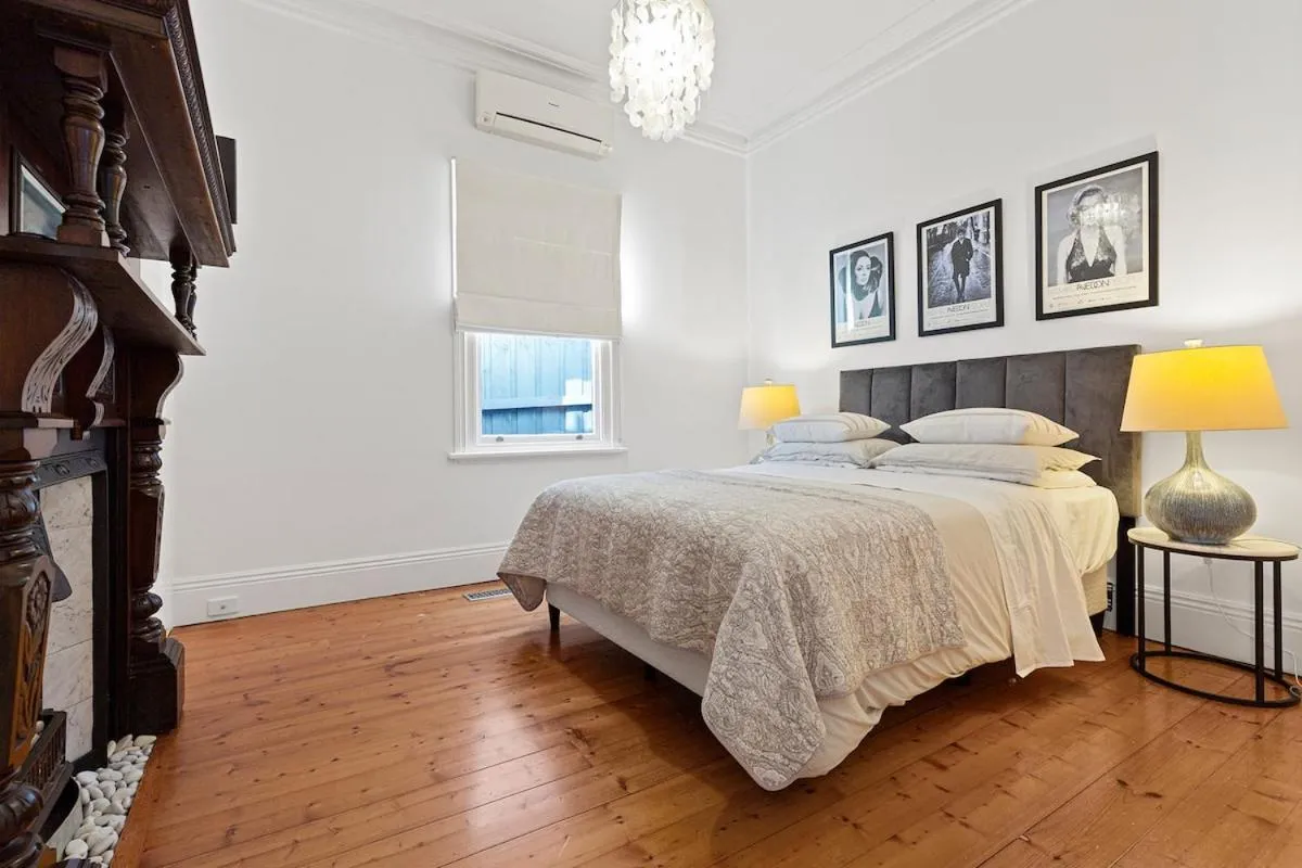Image 6 of Glenferrie House, Close to City, Classic Style, Free On-Site Parking