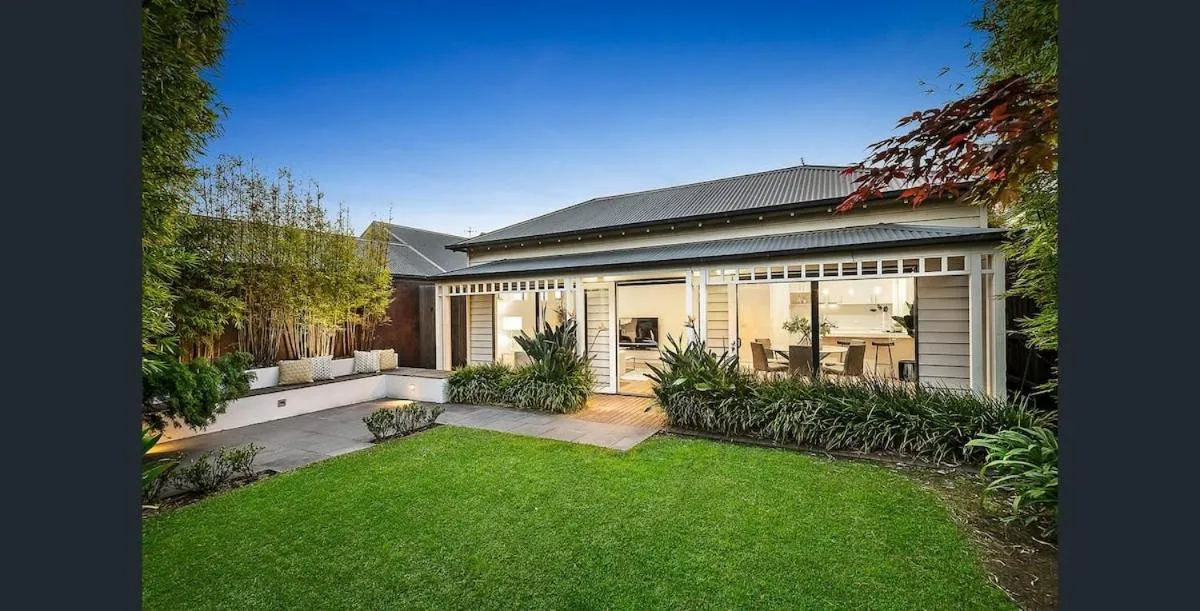 Image 5 of Glenferrie House, Close to City, Classic Style, Free On-Site Parking