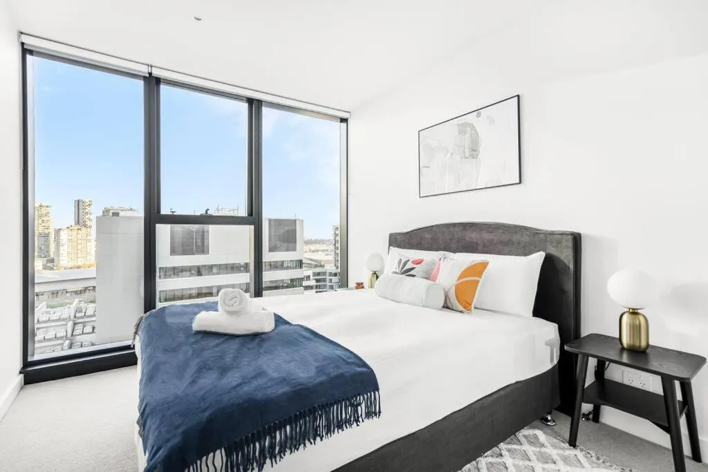 Image 1 of Gorgeous 1B Docklands apt-Amazing view facility #MQ13