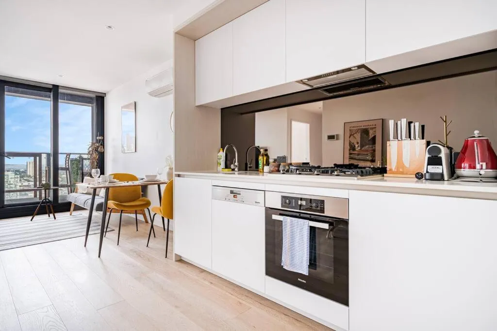 Image 4 of Gorgeous 1B Docklands apt Amazing view facilities#MQ26