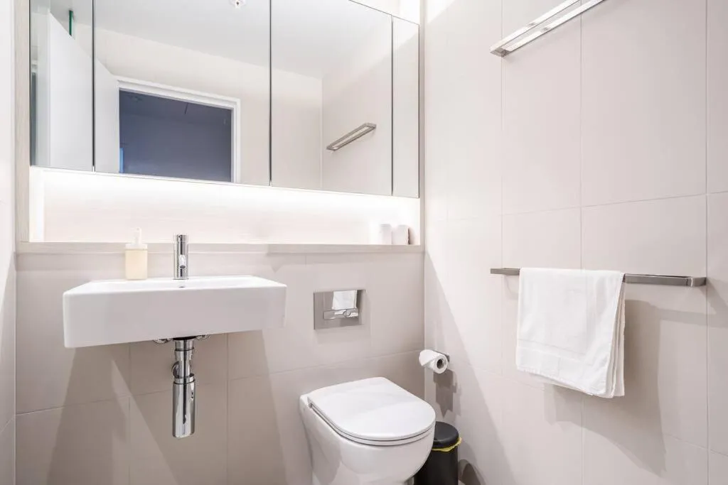 Image 2 of Gorgeous 1B Docklands apt Amazing view facilities#MQ26