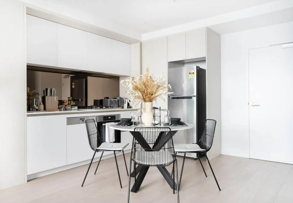 Image 4 of Gorgeous 2B Docklands apt Amazing view on lvl37#MQ37