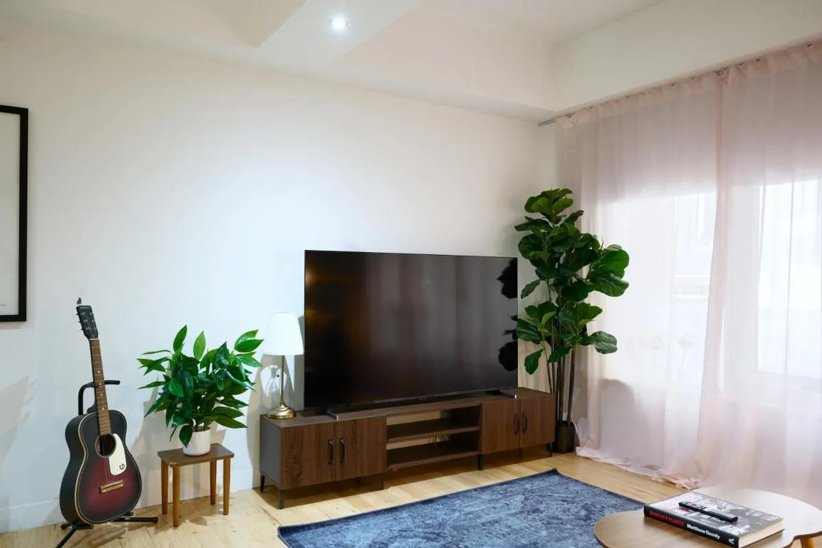 Image 4 of Heritage Hideaway – Refurbished Flinders St Gem