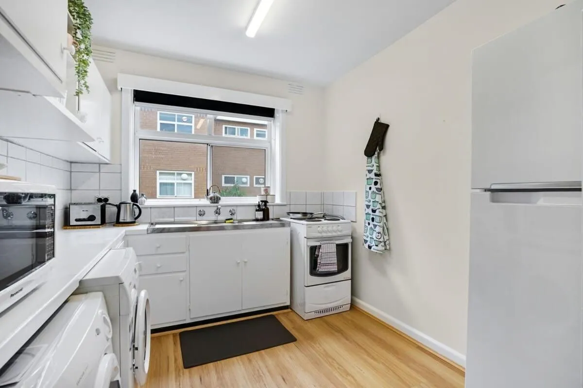 Image 3 of Homey 1 bdrm Thornbury Apt near restaurants+shops