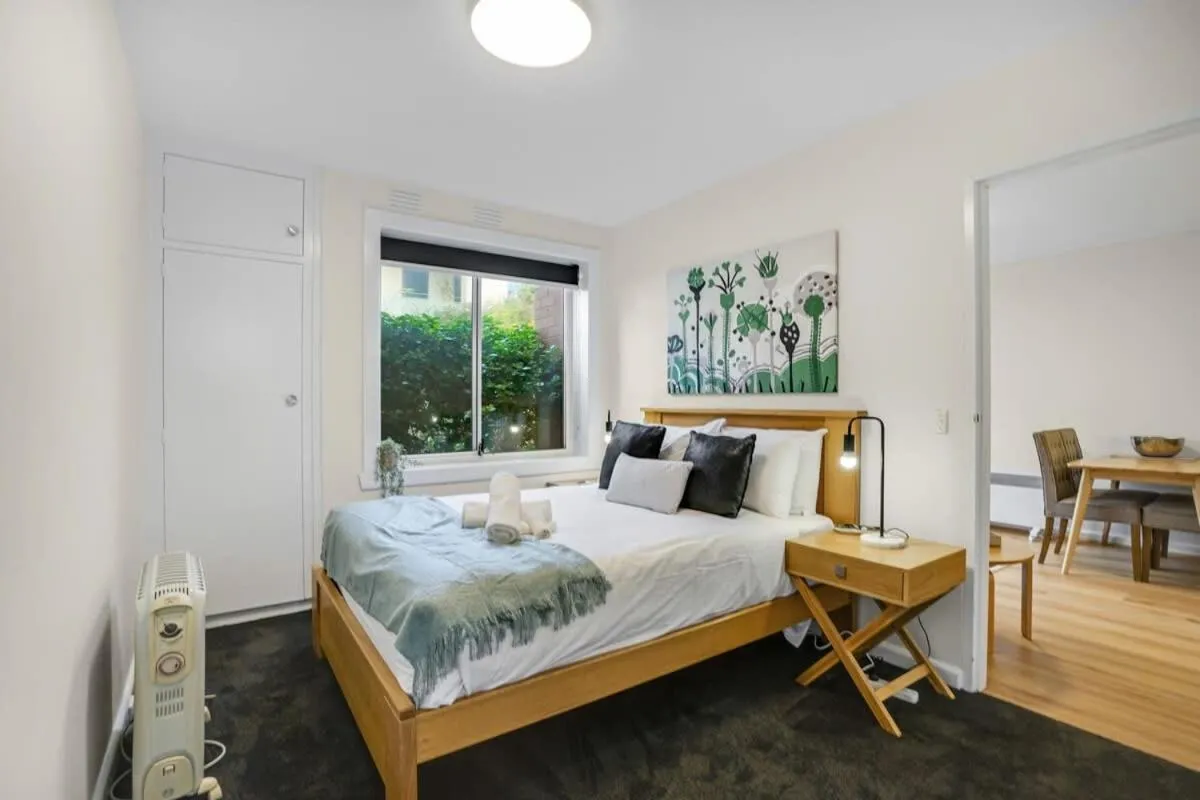 Image 1 of Homey 1 bdrm Thornbury Apt near restaurants+shops