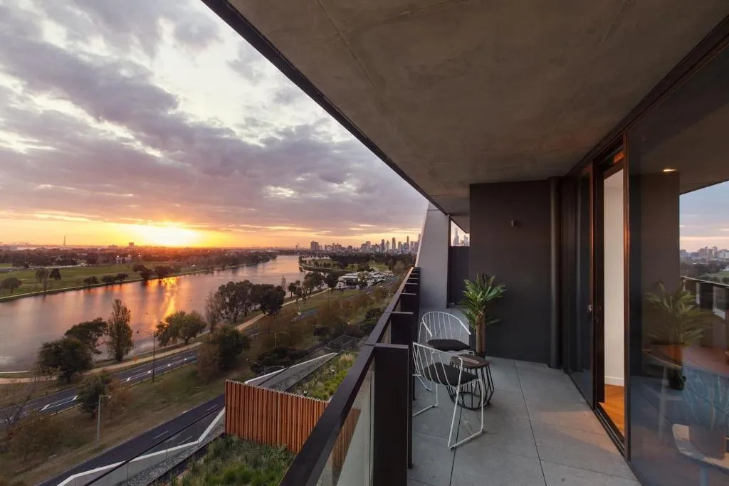 Image of Lakeside Five Star Luxury with Uninterrupted Views
