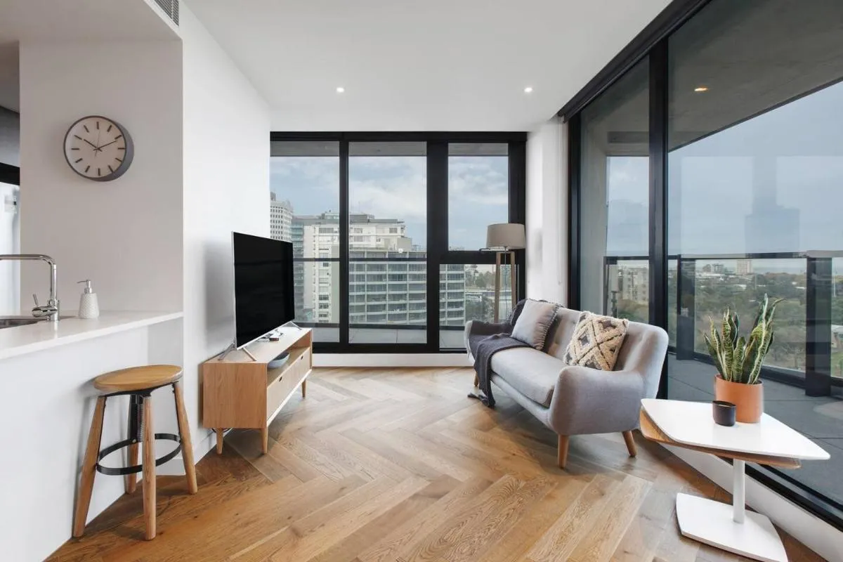 Image 5 of Lakeside Five Star Luxury with Uninterrupted Views