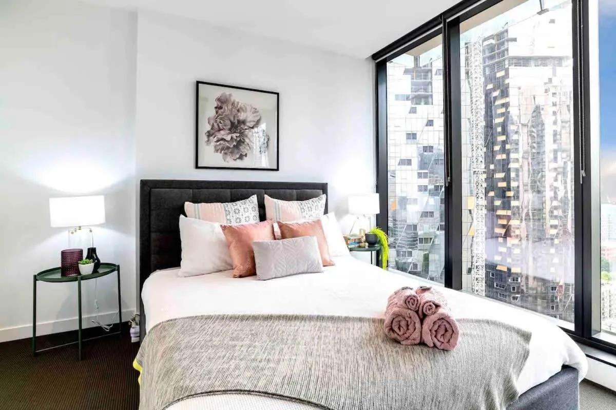 Image 1 of Le Chic in CBD 2br4beds Parking nr southern cross