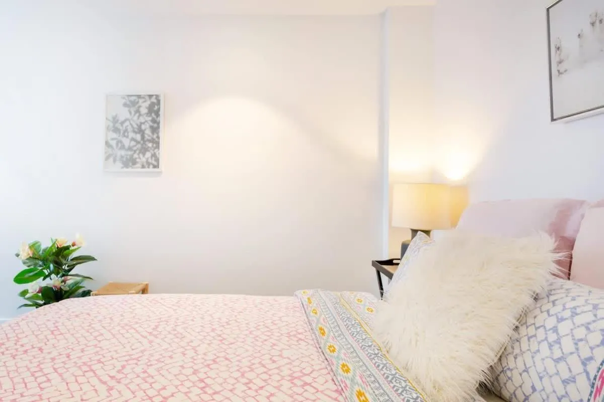 Image 3 of Le Oasis Apt inCBD 2BR 3Beds near Southern cross