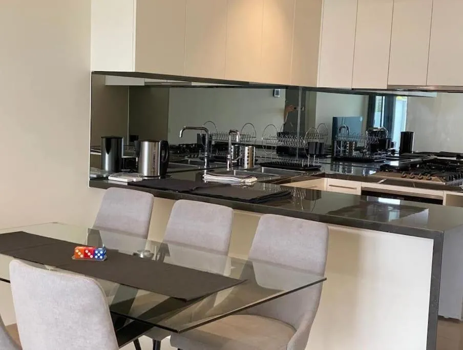Image 2 of Luxurious Modern 2 Bedroom 2 Bathroom Apartment