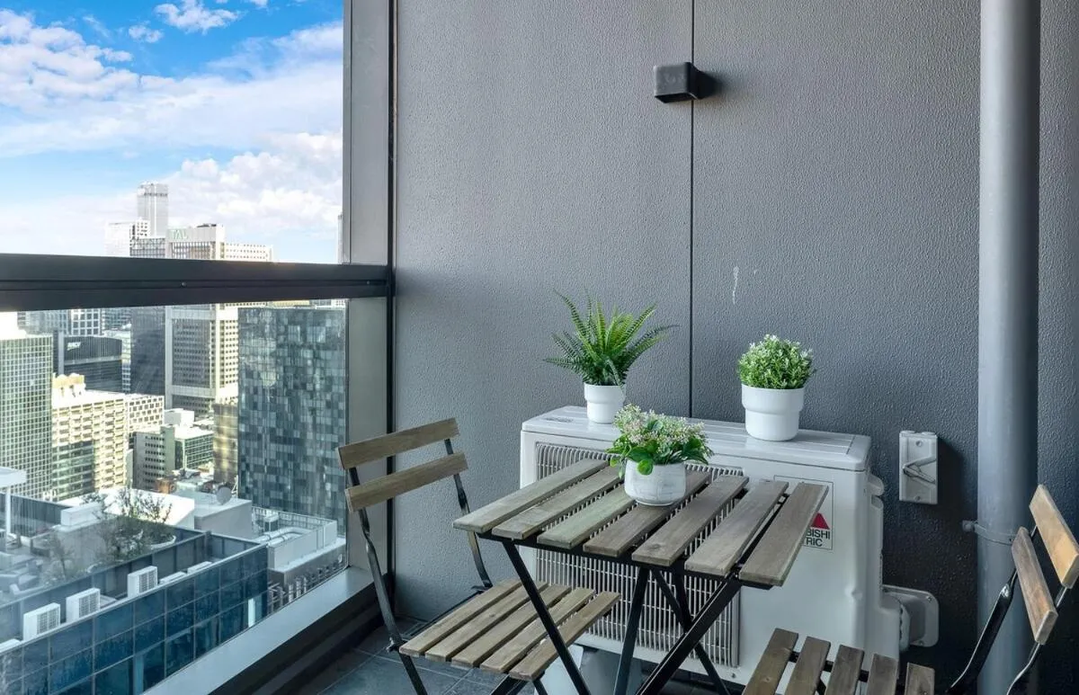 Image 4 of Lvl 42 2B1B Apartment with City Views – Central CBD Location