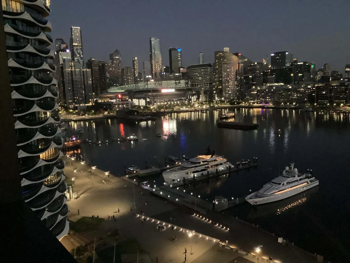 Image 2 of Marina Tower – Stunning Harbour & City View