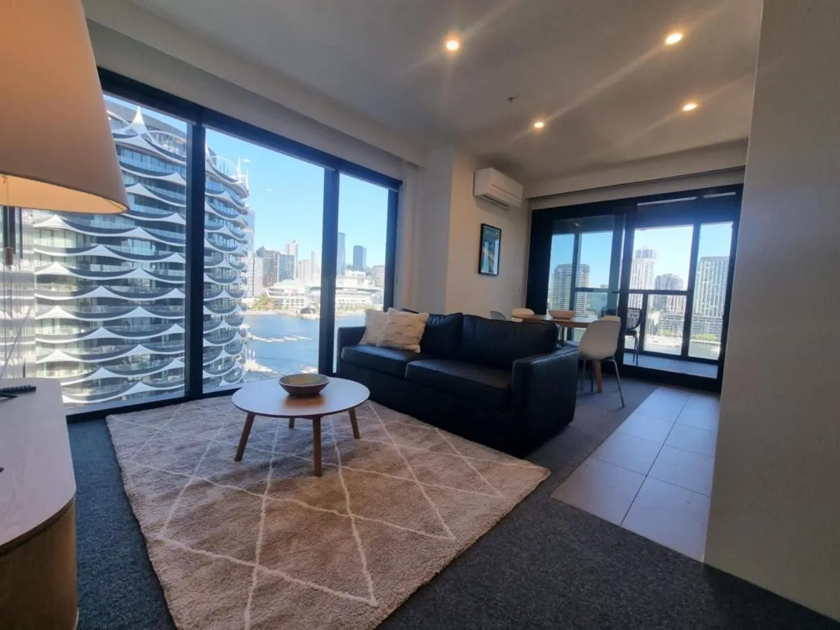 Image 3 of Marina Tower – Stunning Harbour & City View