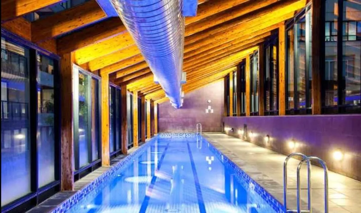 Image 3 of Melbourne Luxury – Pool, Gym, Views & Free Parking