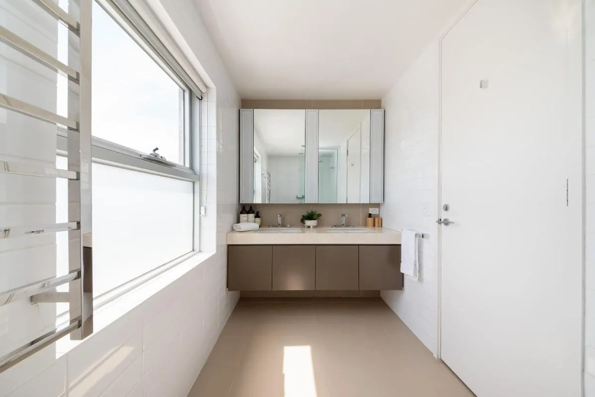 Image 2 of Melbourne Penthouse Apartment A Walk to Brighton Beach