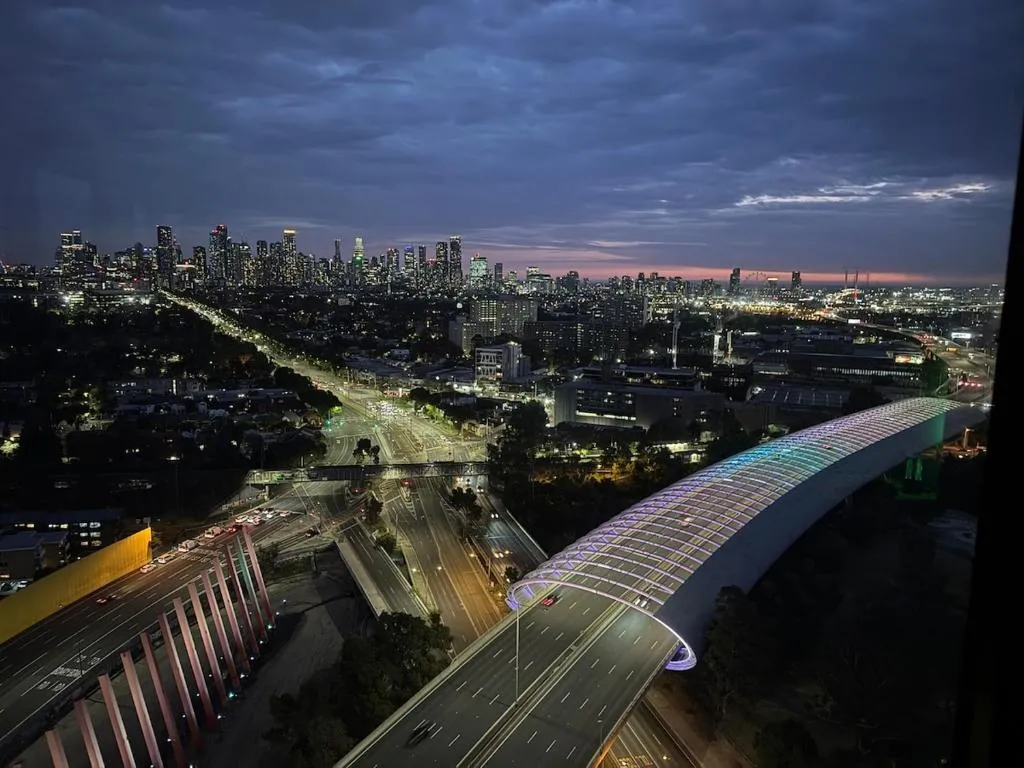 Image of Melbourne skyline spectacular