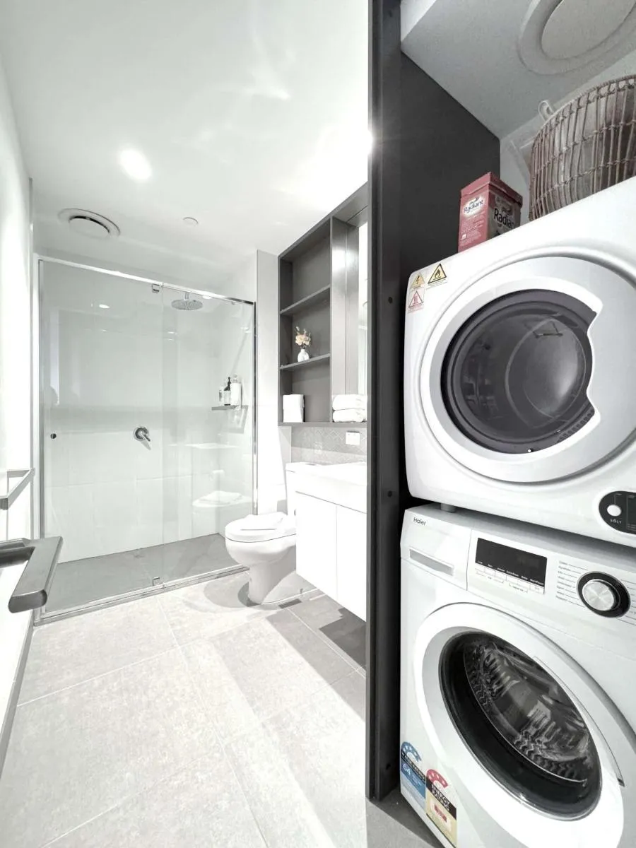 Image 6 of Modern 1BR Apartment with Smart TV and Views