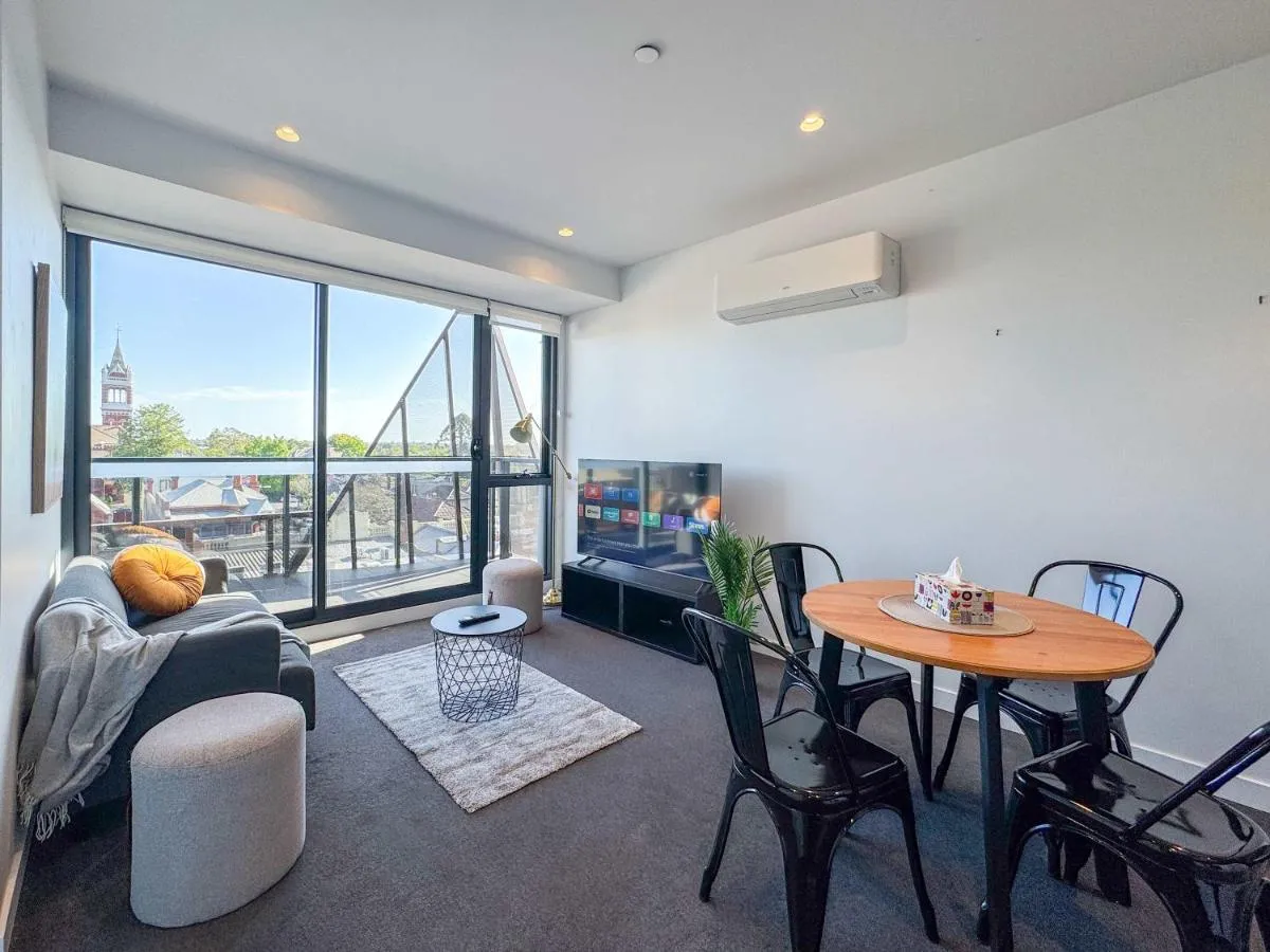 Image 3 of Modern 2B Apartment with City Views