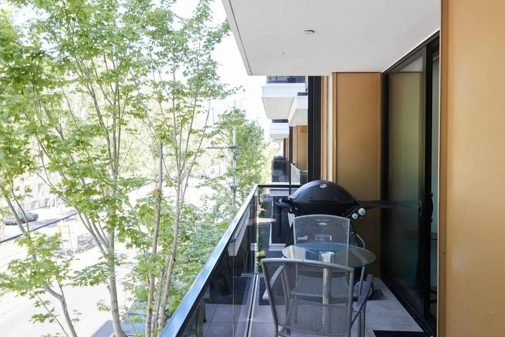 Image of ‘Modern Minimalism’ Slate Chic in the City