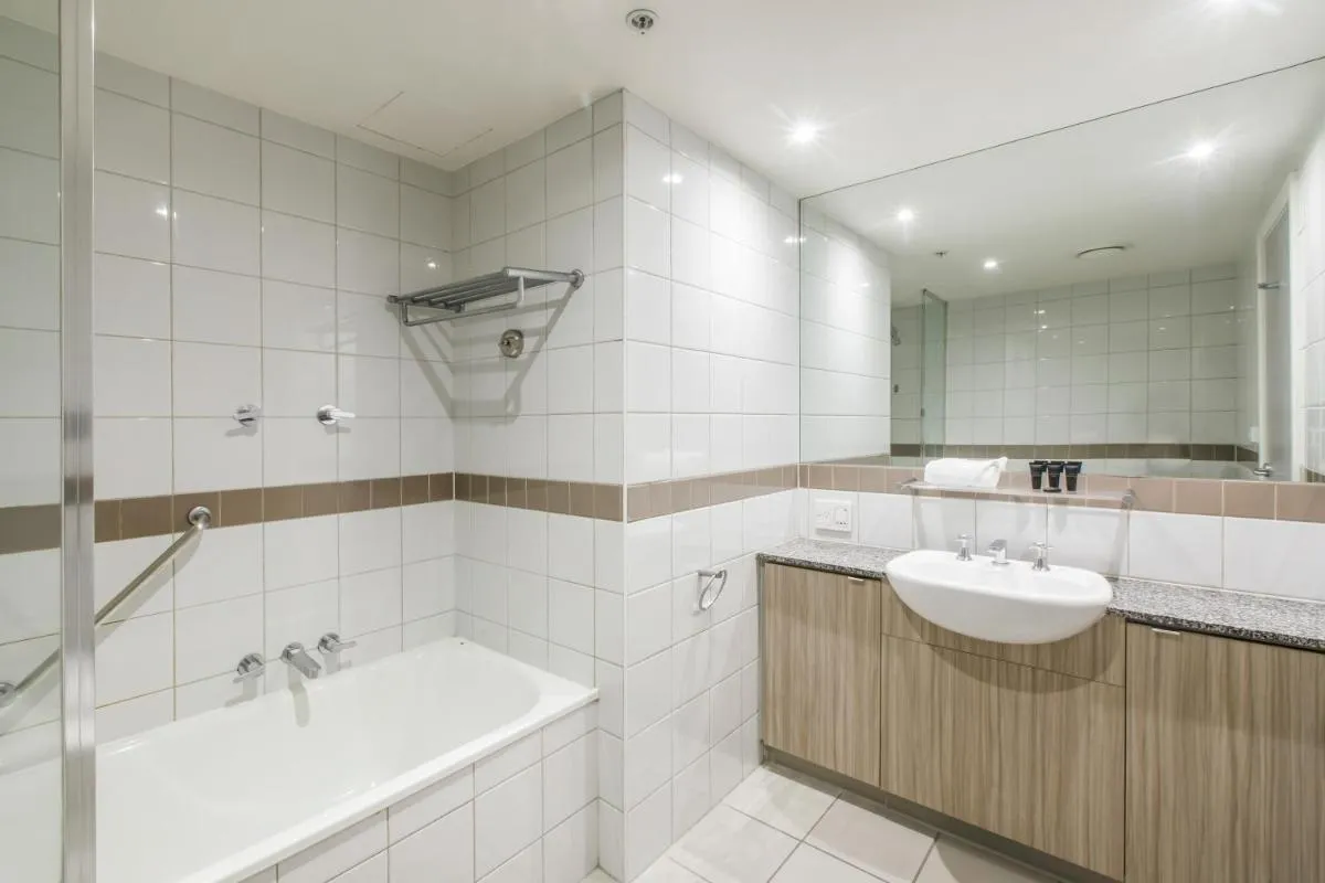 Image 2 of Modern Nomads Beautiful King Studio with Indoor Pool & Balcony