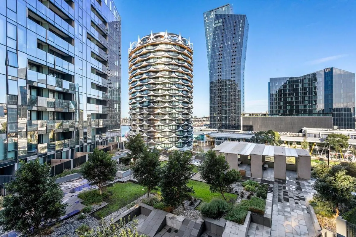 Image 6 of Penthouse Luxury Suite – Unmatched Views & Location