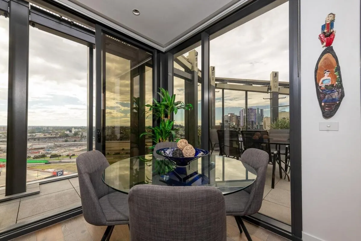Image 4 of Penthouse Luxury Suite – Unmatched Views & Location