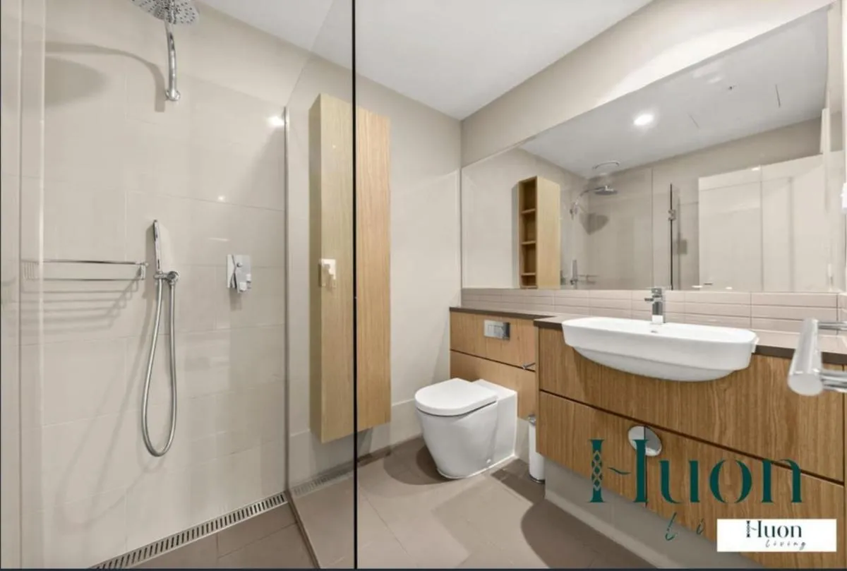 Image 2 of Penthouse style 4brmx4bath apt