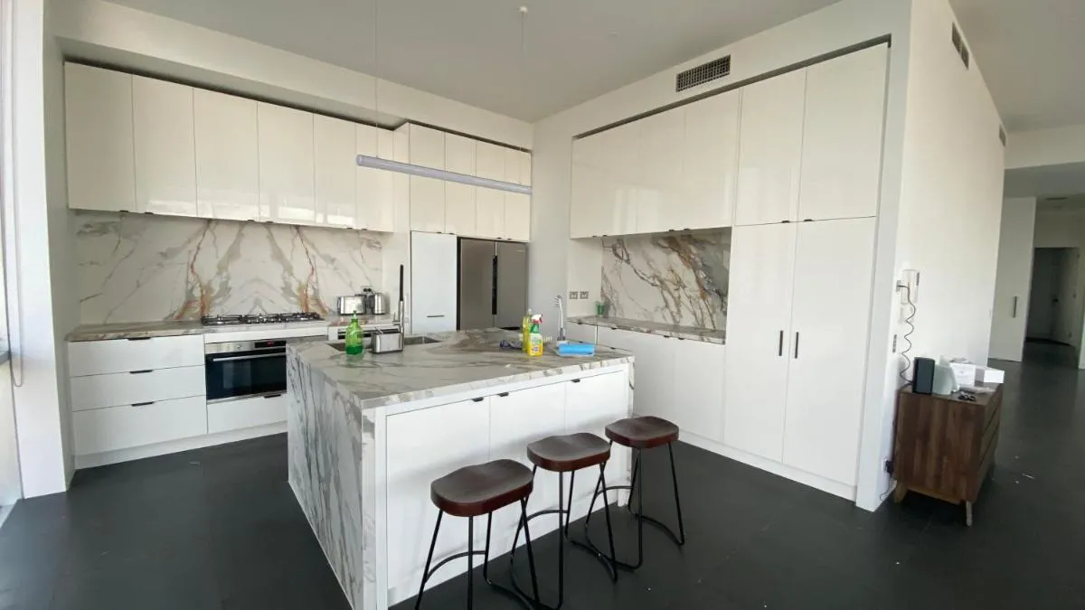 Image 6 of Perfect 4-Bed Penthouse w Parking Pool and Gym