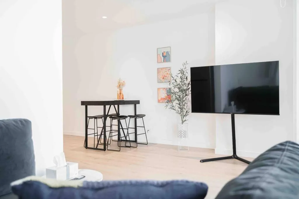 Image 5 of Prestigious 2B apt unreal harbour view #WSP37BB