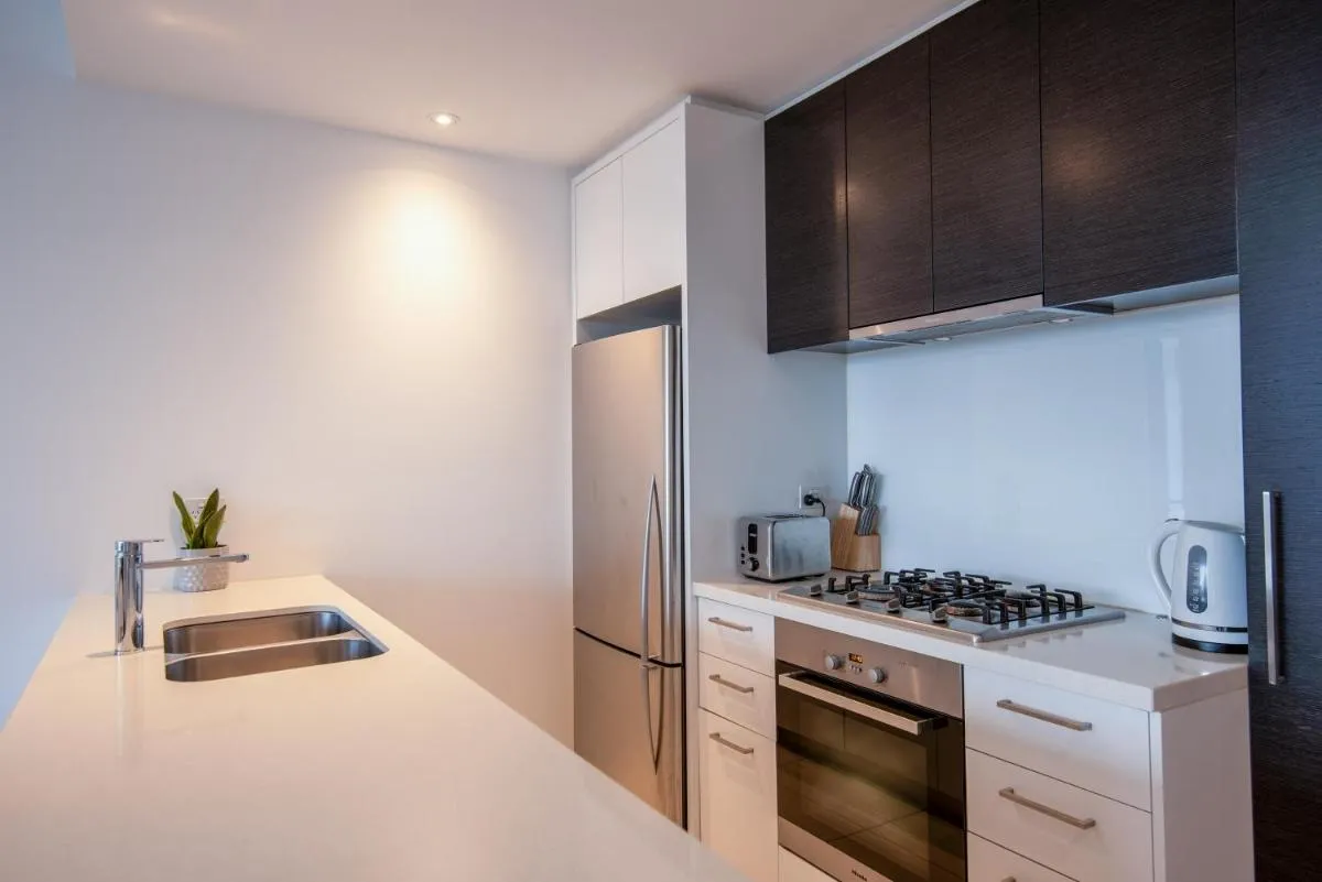 Image 6 of Prima Tower – Three Bedroom Apartment with City and Flames Views