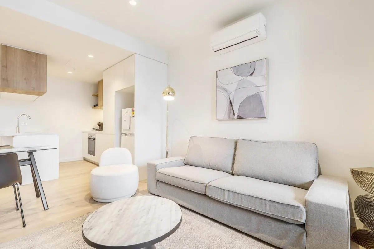 Image 3 of Quaint Stylish Hideout in Trendy South Melbourne