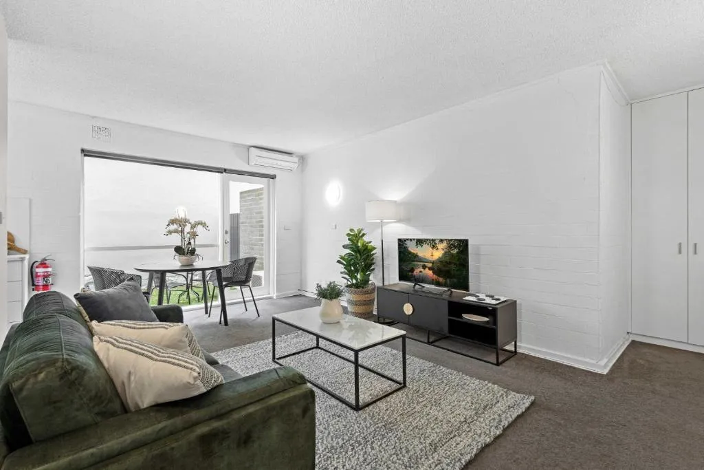 Image of Refined 1-Bed Apartment with Garden Access
