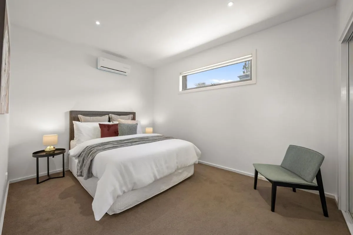 Image 6 of Relaxing Getaway Oasis with Patio in Charming Kew
