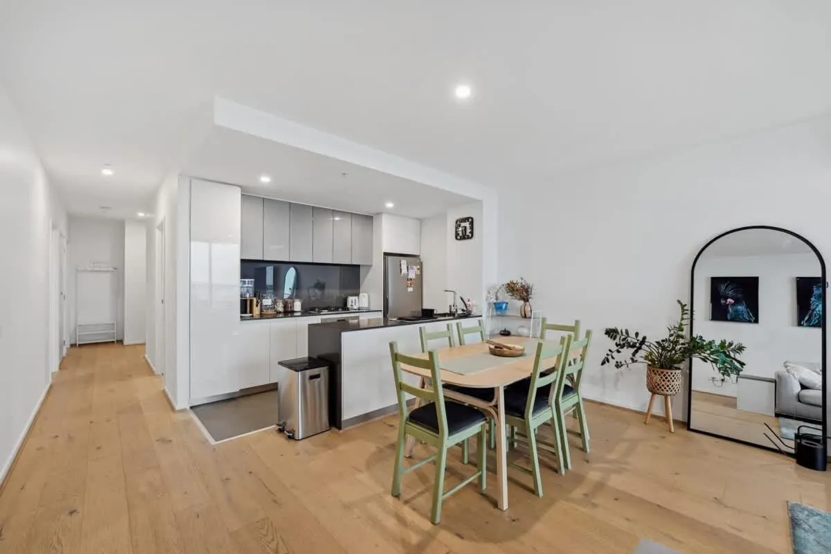 Image 4 of Riverina – Ultimate Footscray Getaway with parking