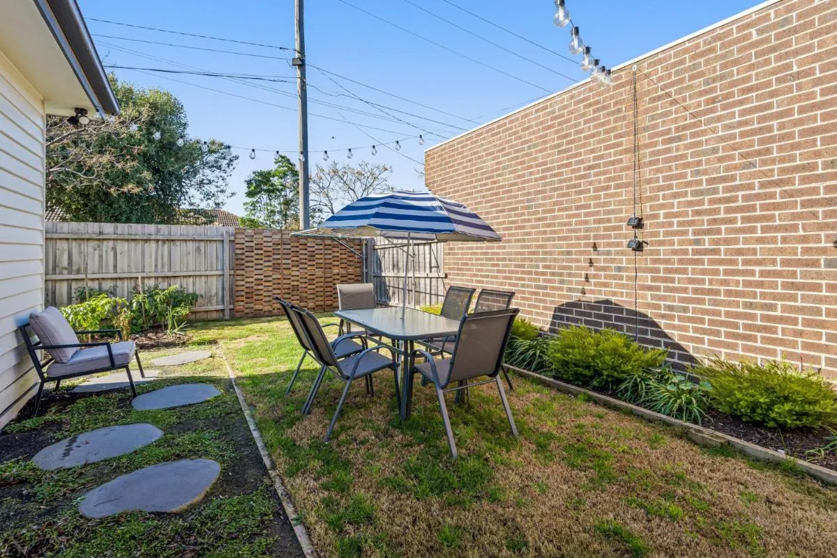 Image 1 of Spacious 3-Bed With Outdoor Dining Near Airport